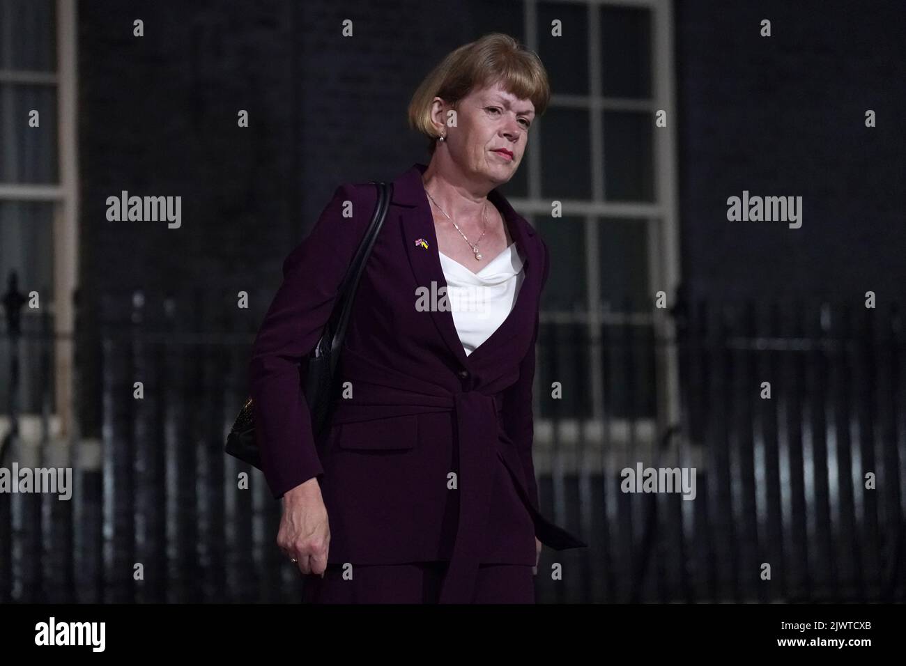 Die neu eingesetzte Chefschreck Wendy Morton verließ die Downing Street, London, nach einem Treffen mit der neuen Premierministerin Liz Truss. Bilddatum: Dienstag, 6. September 2022. Stockfoto