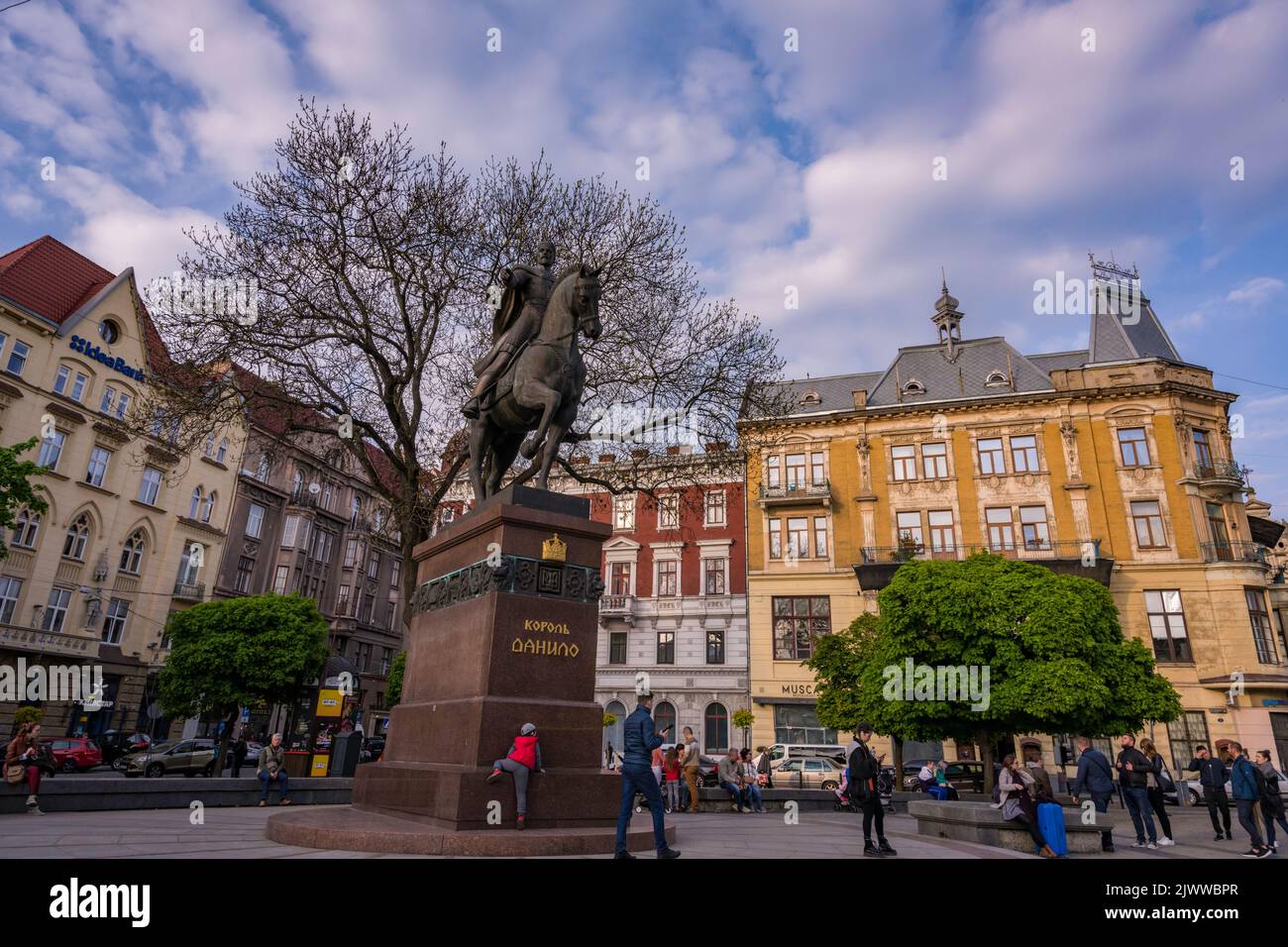 Denkmal für König Danylo Zentrum von Lemberg, Bushaltestelle Halystka Platz Lemberg, Ukraine Stockfoto