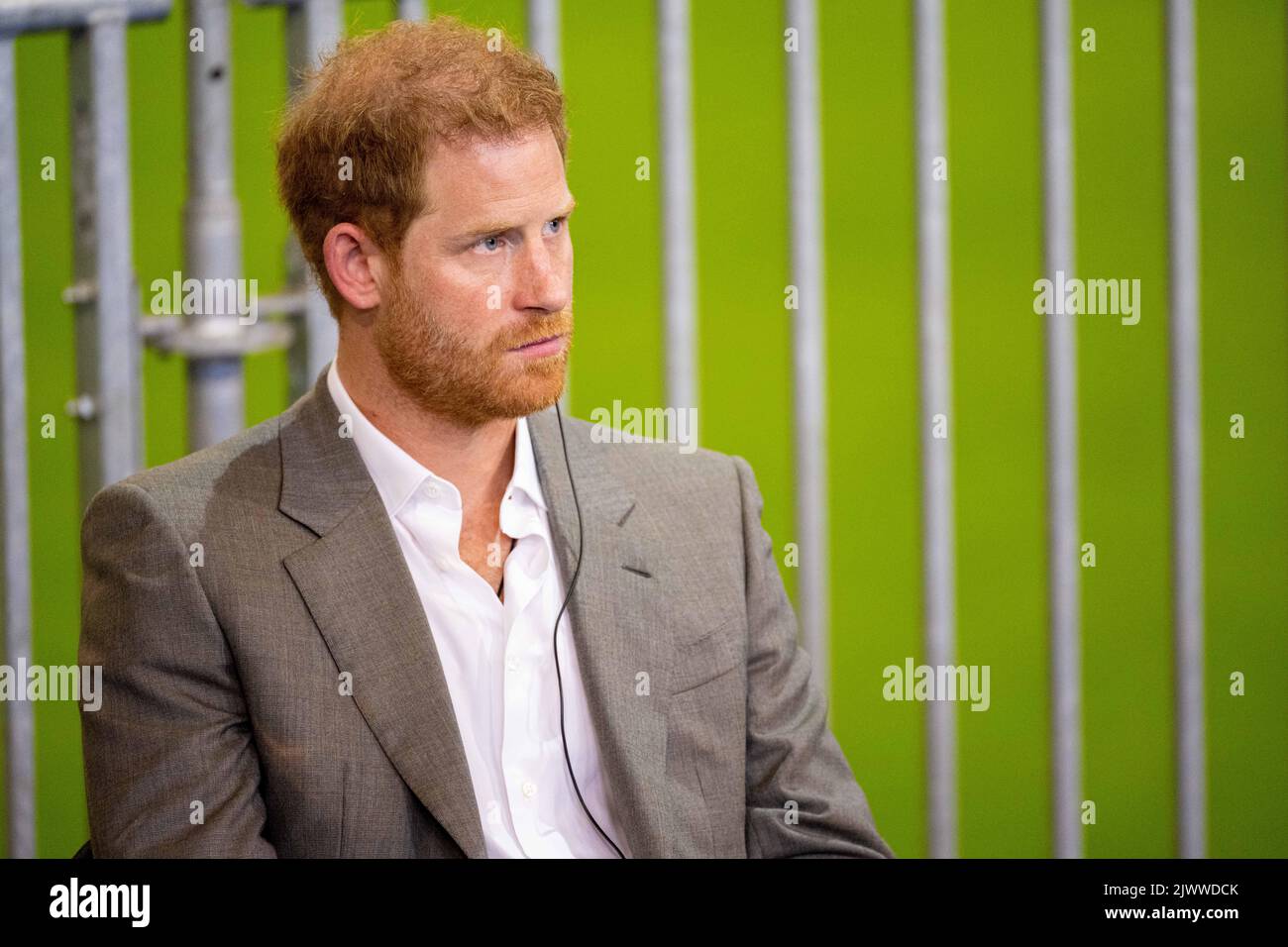 Prinz Harry, Herzog von Sussex, nahm an der Pressekonferenz während der Veranstaltung One Year To Go, ein Jahr vor den Invictus Games Düsseldorf 2023, in der Merkur Spiel-Arena in Düsseldorf Teil. (Foto von DPPA/Sipa USA) Stockfoto