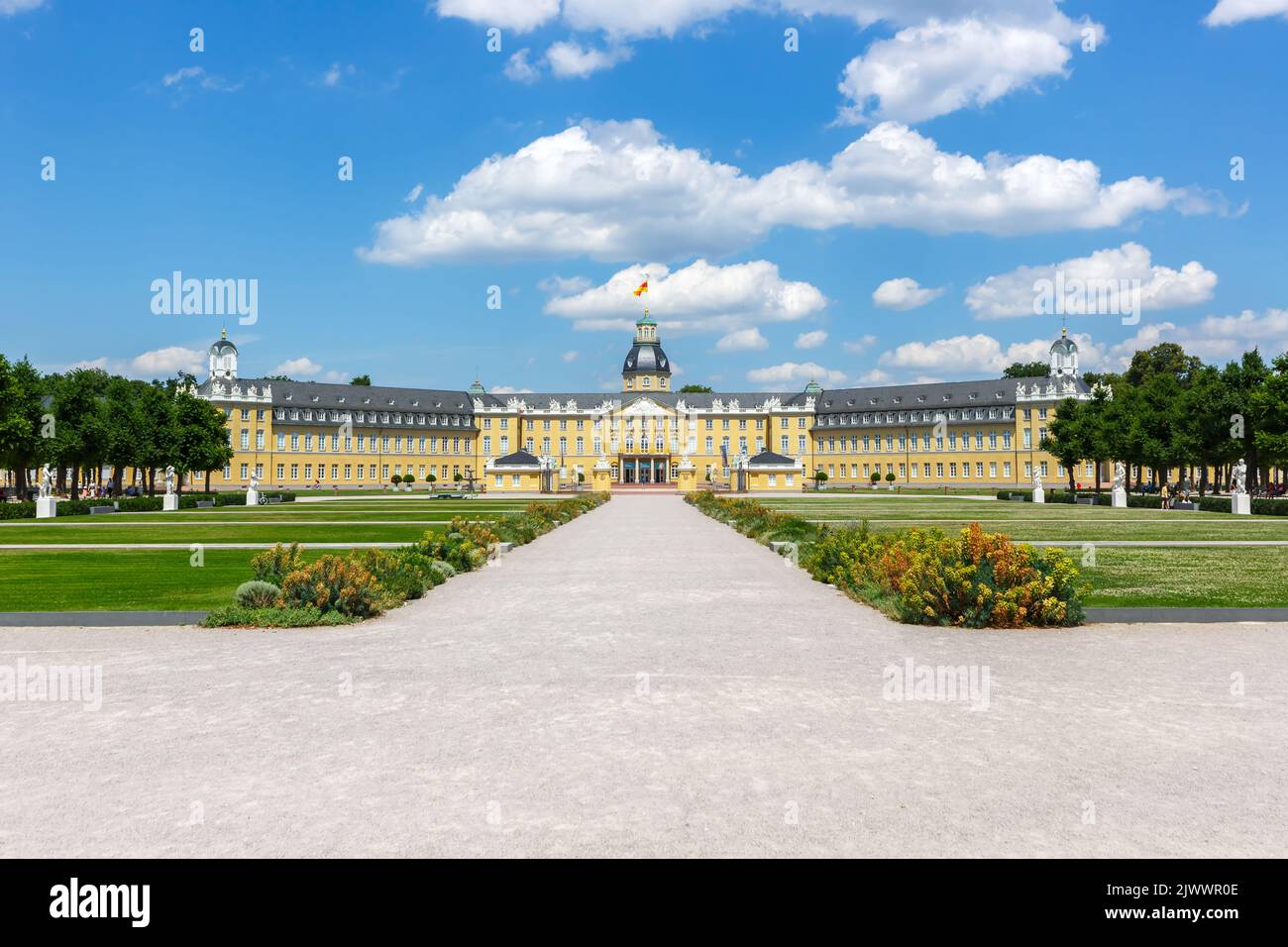 Schloss Karlsruhe Königspalast Barockarchitektur Reise Stadt in Deutschland Stockfoto