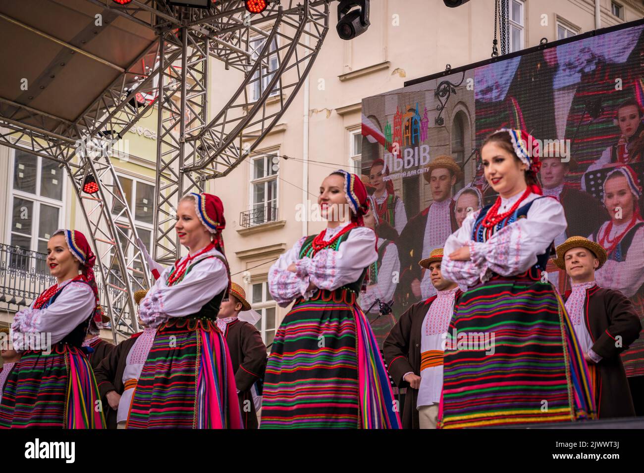 Volkstänzer beim Volksfest in Lemberg, Ukraine. Stockfoto
