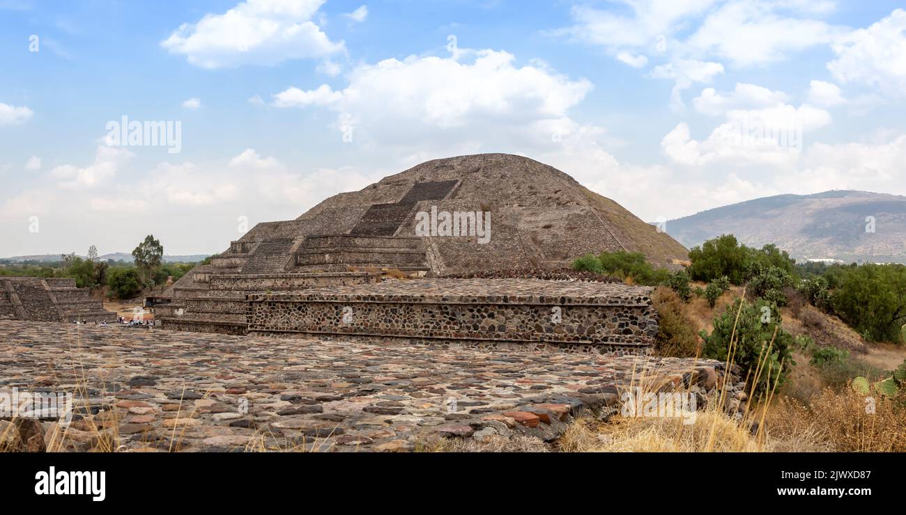 Pirámide de la Luna Mondpyramide Panoramarunde in der antiken Stadt Teotihuacan in Mexiko Stockfoto