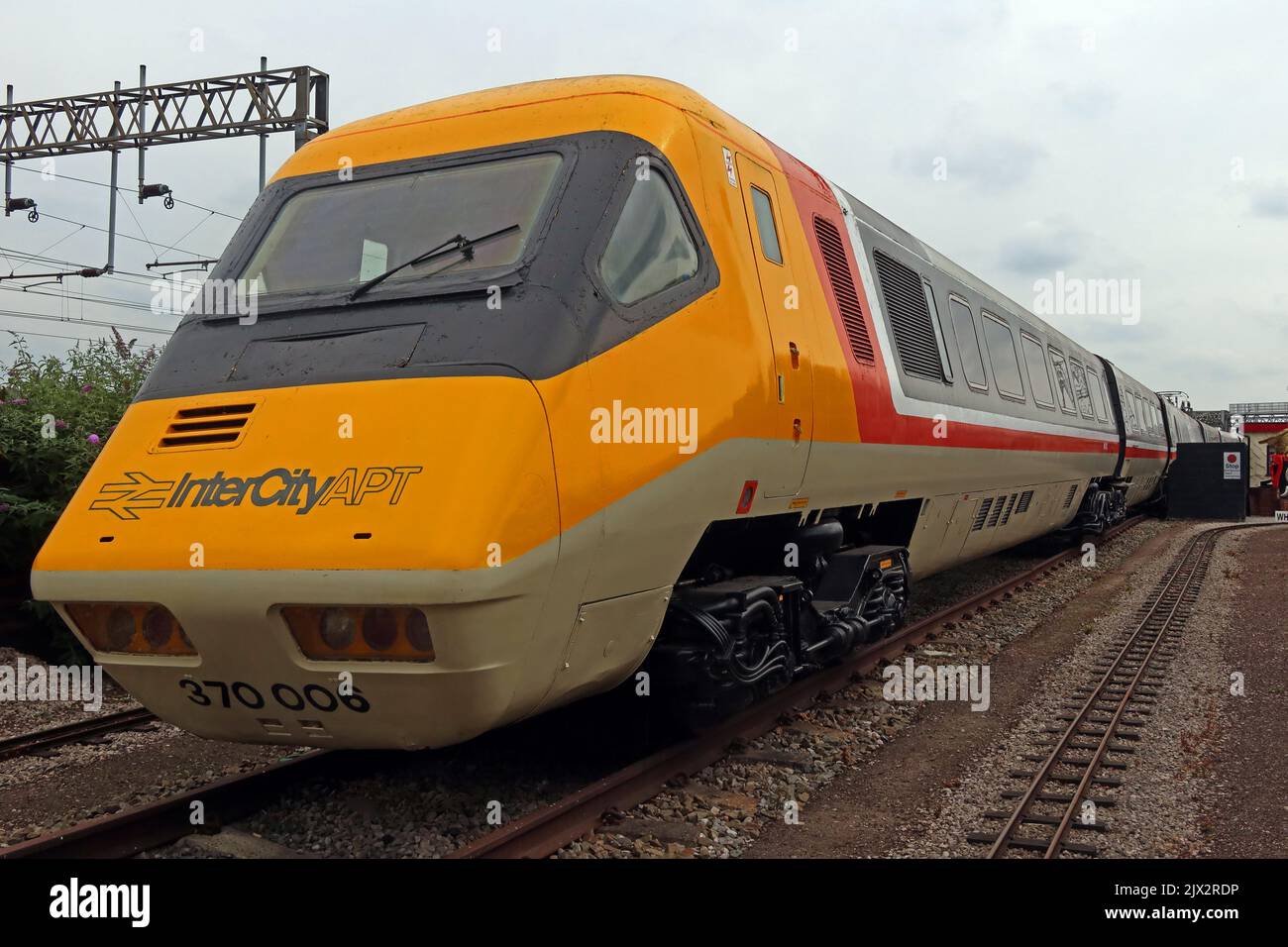 British Rail APT, BREL und British Rail Research Division Advanced Passenger Train Prototype 370006 in Crewe, Ceshire, England, Großbritannien Stockfoto