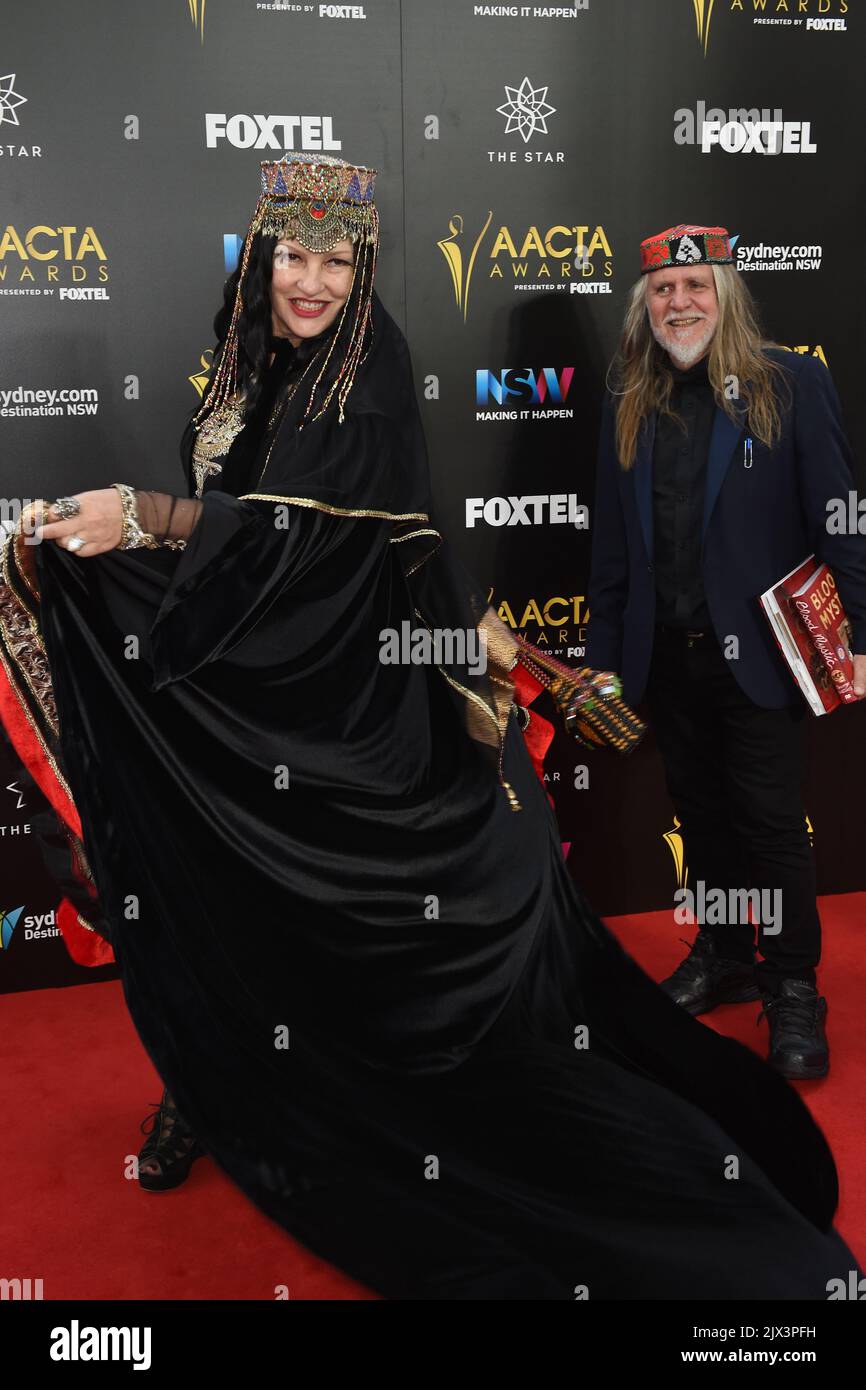 George Gittoes mit seiner Frau Gabrielle Dalton auf dem roten Teppich für die AACTA Awards im The Darling in Sydney, Mittwoch, 7. Dezember 2016. (AAP-Bild/Dean Lewins) Stockfoto