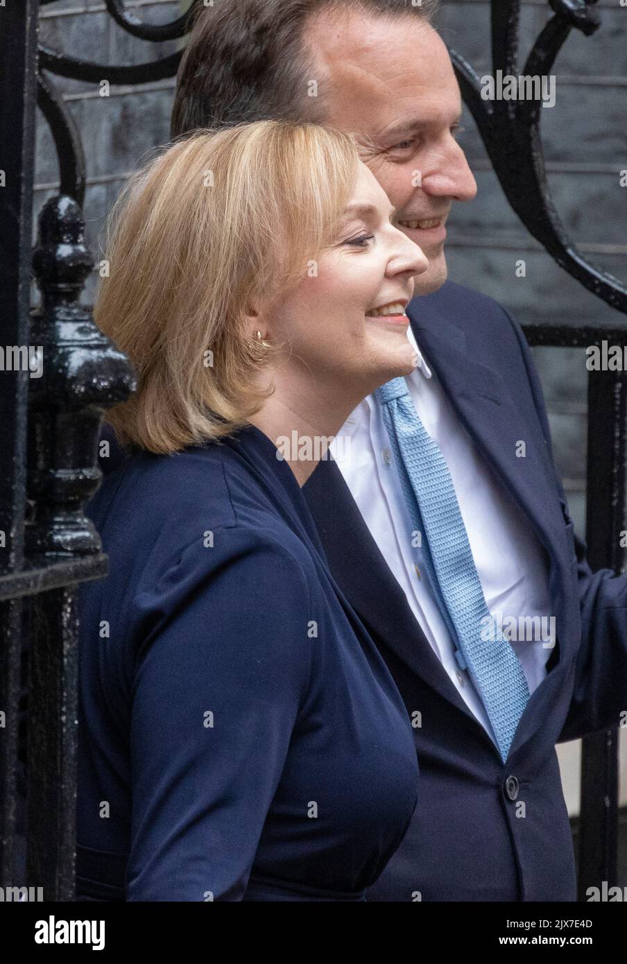 Bild zeigt: Liz Truss und Ehemann Hugh O’Leary kommen zum ersten Mal ...