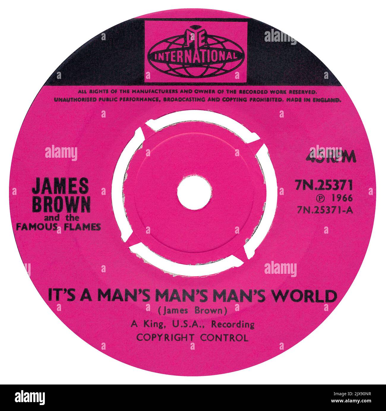 45 RPM 7' britisches Plattenlabel von IT's A man's man's World von James Brown und The Famous Flames auf dem Pye International Label vom Juni 1966. Stockfoto