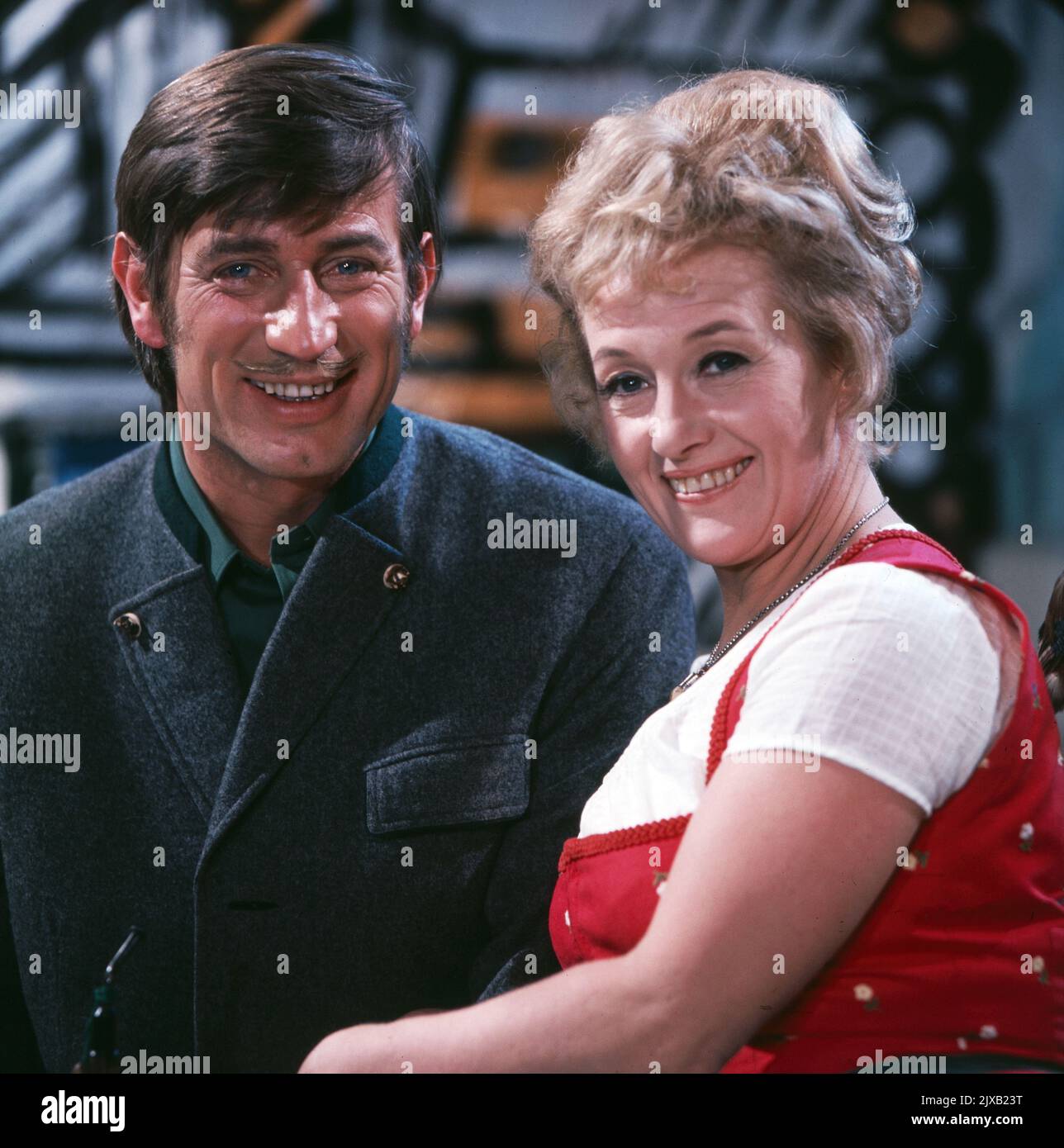 Die Computer-Show, Unterhaltungsshow, Deutschland 1971, Mitwirkende: Siegfried Rauch, Erni Singerl in der Szene 'das alte Förderhaus'. Stockfoto