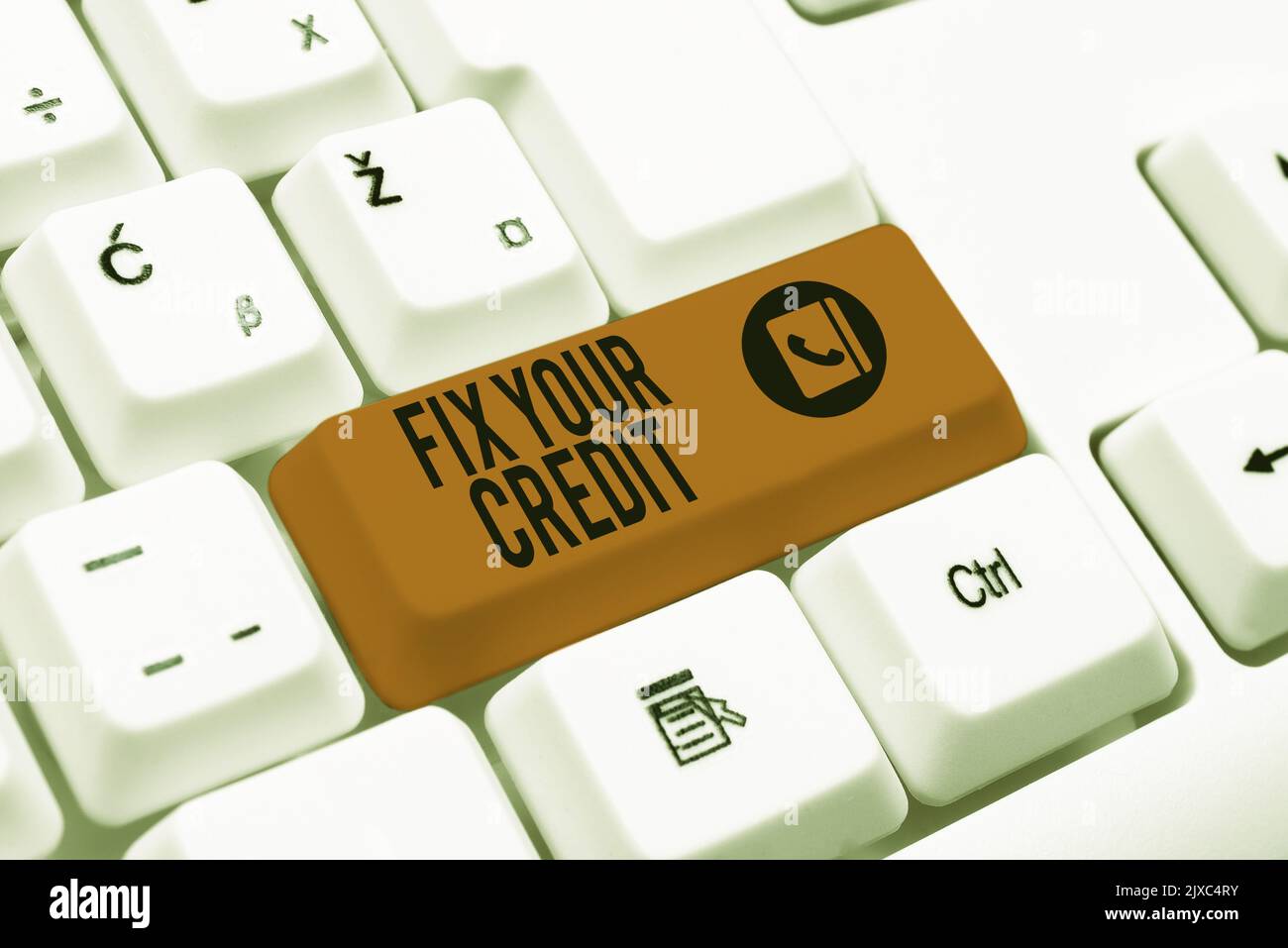 Text zeigt Inspiration Fix your CreditKeep balances low on credit cards and other credit. Wort geschrieben auf Keep Guthaben niedrig auf Kreditkarten und Stockfoto