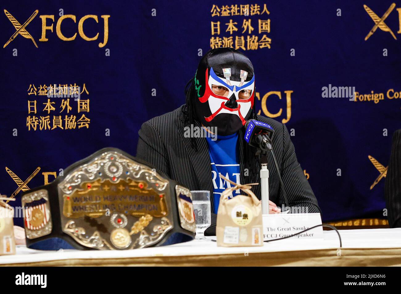 Tokio, Japan. 07. September 2022. Der japanische Pro Wrestler, die große Sasuke (Masanori Murakawa), spricht während einer Pressekonferenz im Club der ausländischen Korrespondenten von Japan am 7. September 2022 in Tokio, Japan. Die Große Sasuke, Der einer der beliebtesten Wrestler Japans und Politiker ist, kam zusammen mit dem professionellen Wrestler und Titelverteidiger Masato Tanaka (und anderen Gästen), um ein Titelspiel für die Zero One World Heavyweight Wrestling Championship anzukündigen, die am 10. September in Takomachi, Präfektur Chiba, stattfinden wird. Kredit: Aflo Co. Ltd./Alamy Live Nachrichten Stockfoto