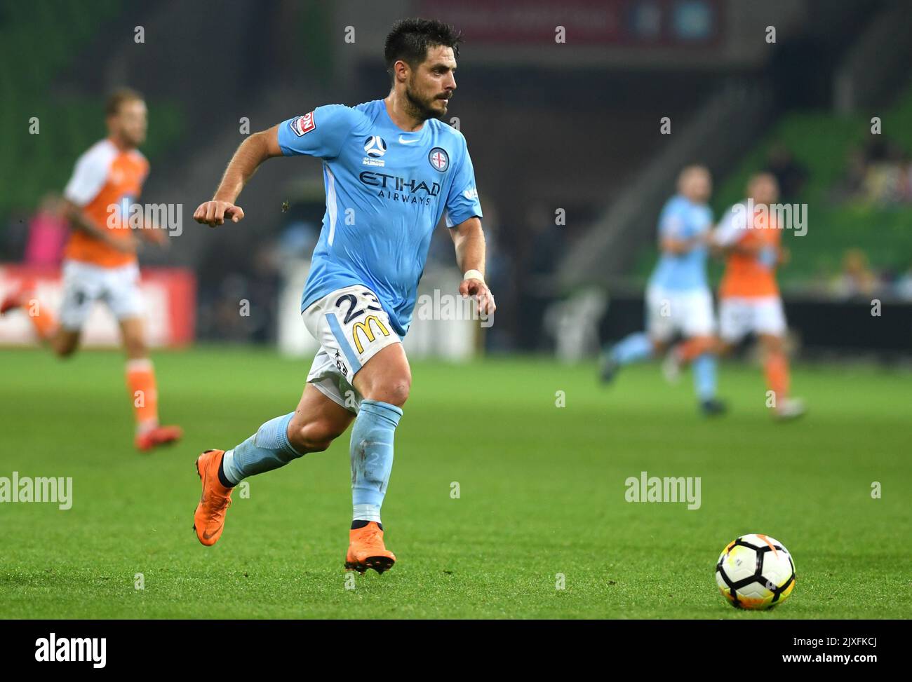 Bruno Fornaroli aus der Stadt wird während des A-League-Ausscheidungsfinales zwischen Melbourne City und Perth Glory am Sonntag, den 23. April 2017, im AAMI Park in Melbourne in Aktion gesehen. (AAP-Bild/Julian Smith) Stockfoto