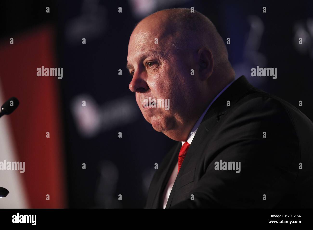 Der viktorianische Schatzmeister Tim Pallas spricht am Mittwoch, den 2. Mai 2018, während einer vom Melbourne Press Club veranstalteten Unterrichtung über das Staatsbudget 2018/19 im Park Hyatt in Melbourne. (AAP-Bild/Daniel Pockett) Stockfoto