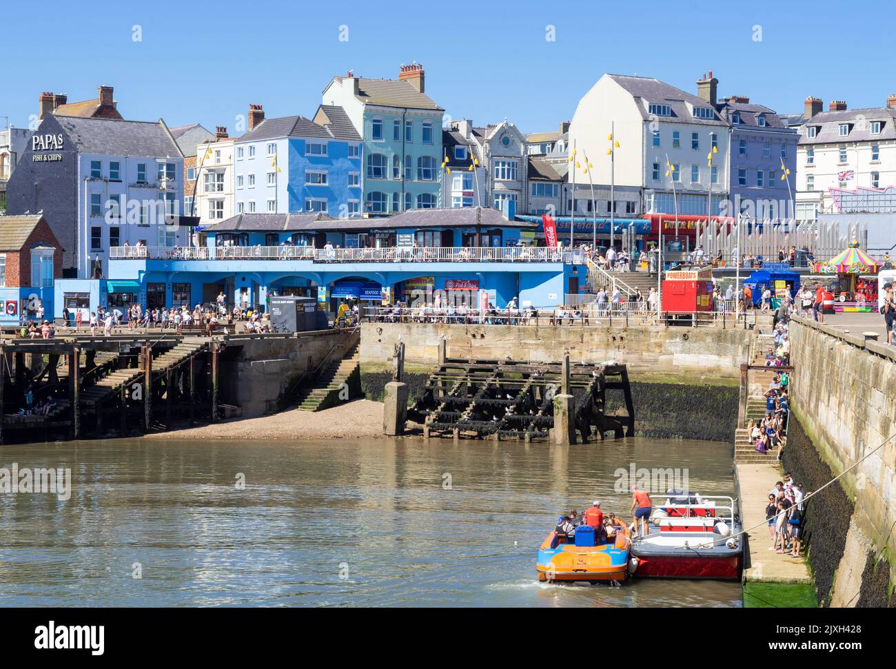 Bridlington Speed Boat Rides Bridlington Marina und Bridlington Harbour Harbour Wall Bridlington East Riding of Yorkshire England Großbritannien Europa Stockfoto