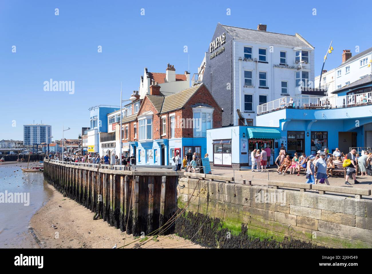 Bridlington Altstadt Marina und Bridlington Hafen bei Ebbe mit dem Hafen Wand und Steg East Riding von Yorkshire England UK GB Europa Stockfoto