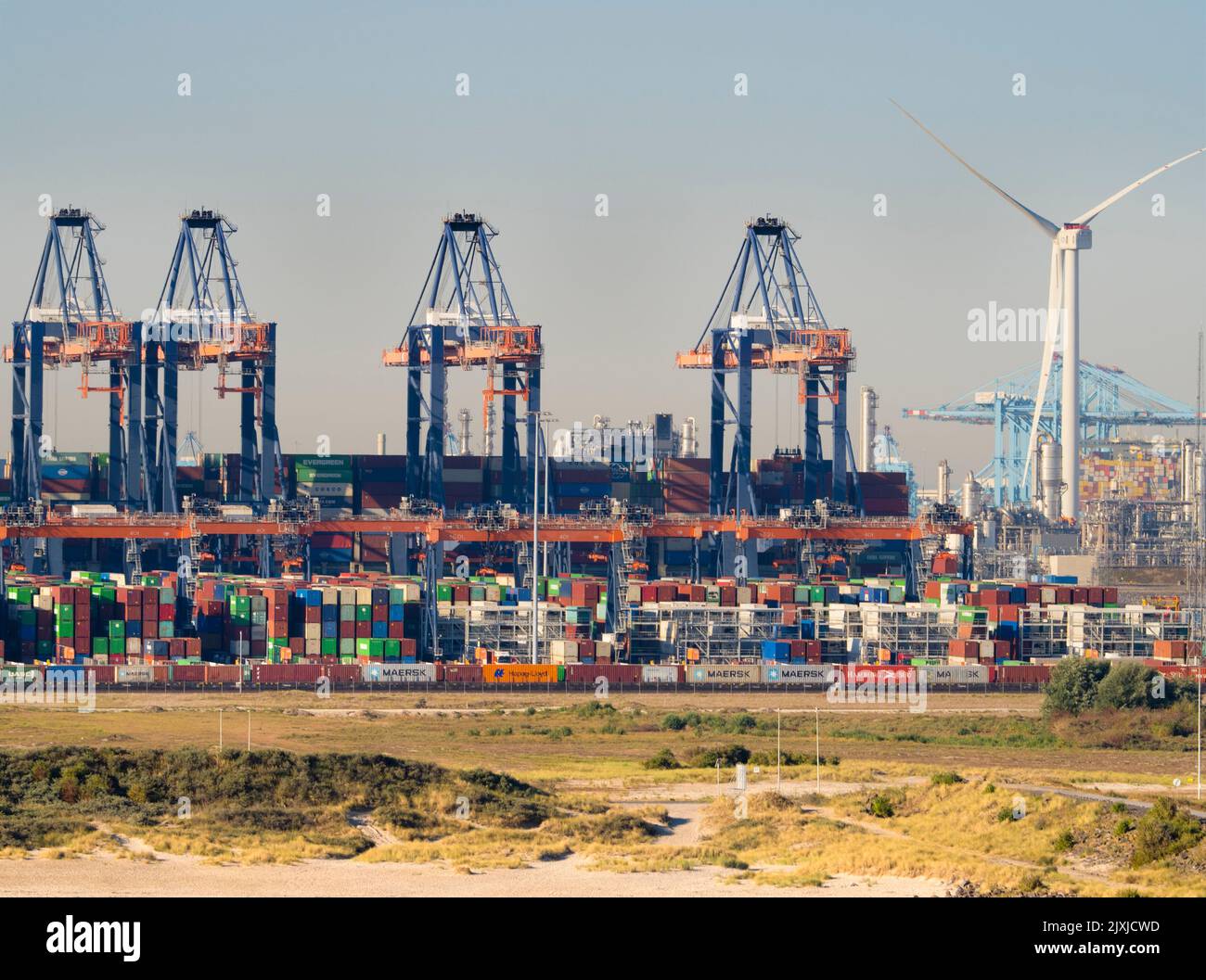 Der Hafen von Rotterdam ist der größte Seehafen in Europa, und der größte Hafen der Welt außerhalb Asiens seine Größe ist einfach umwerfend, mit einer Fläche von 105 km2 Stockfoto