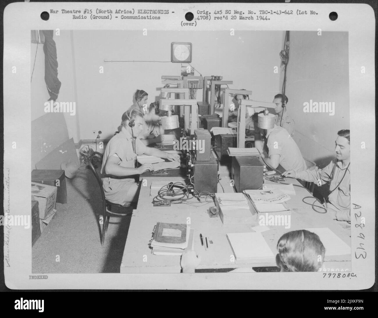 Englisch-amerikanischer Radioraum in Tripolis, Nordafrika. 14. Juli 1943. Stockfoto