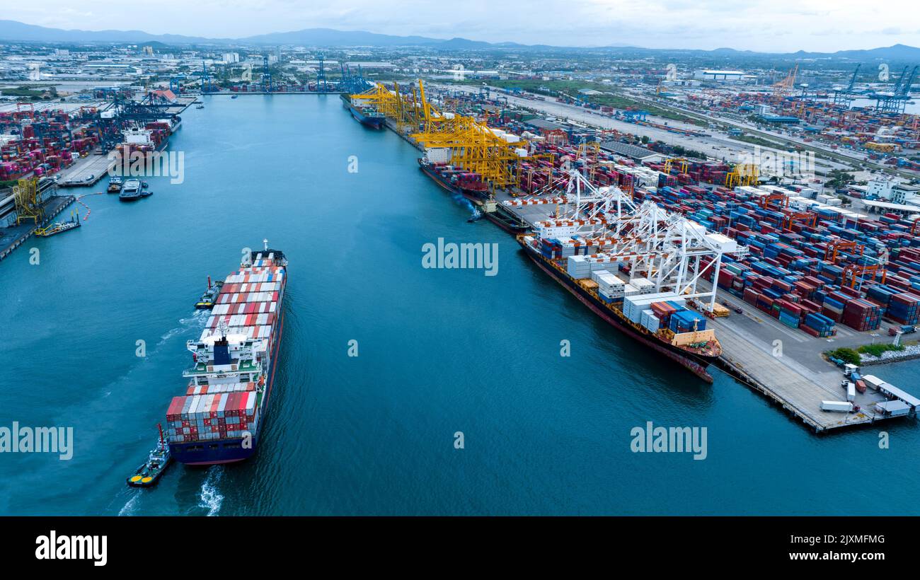 Schiffswerft Cargo Container Seehafen Spedition Logistik und Transport. Benutzerdefinierter Port des internationalen Versanddepots für den Import-Export Stockfoto