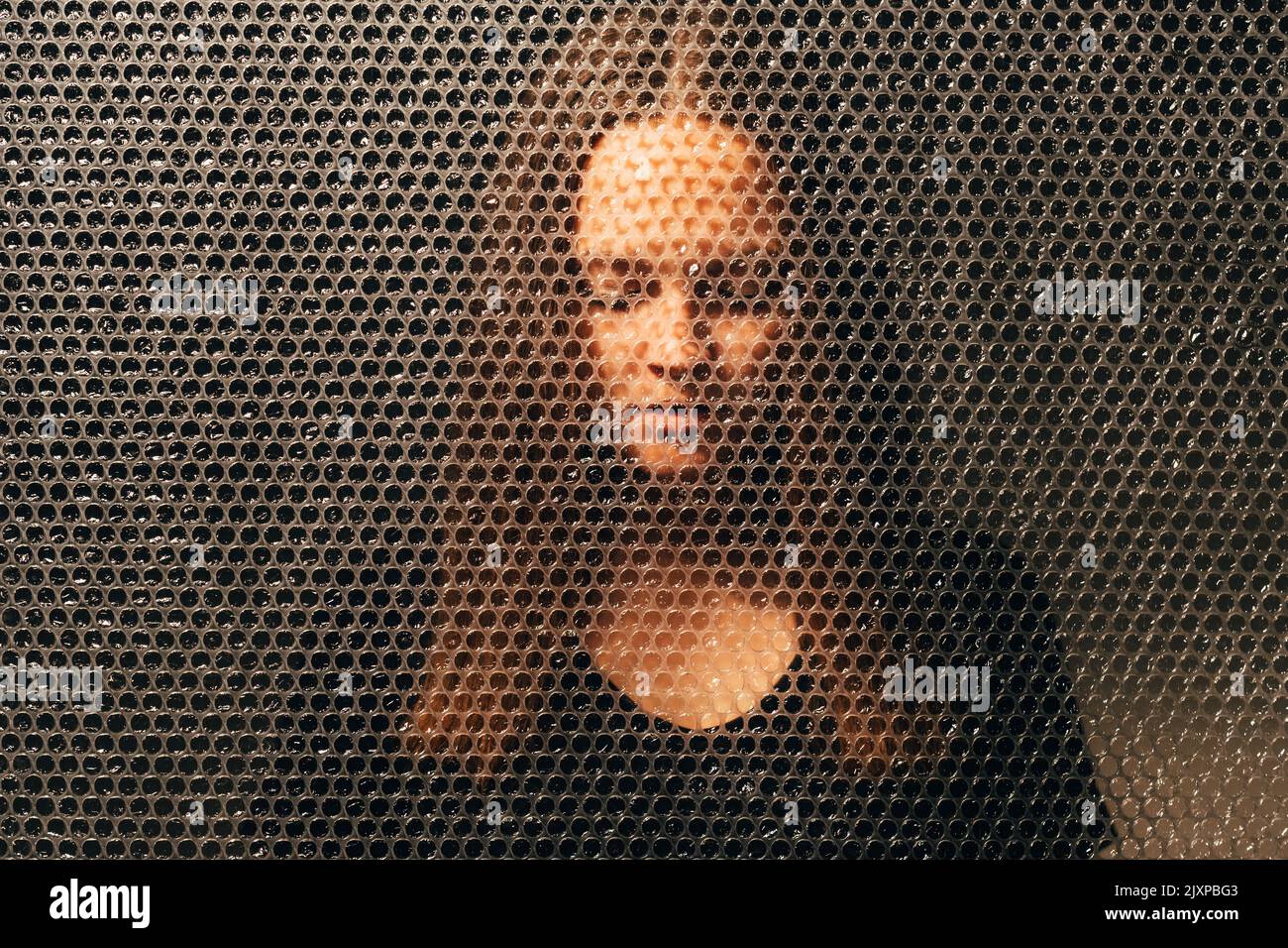 Enttäuschte Frau strukturiert Porträt Dunkelheit Stockfoto