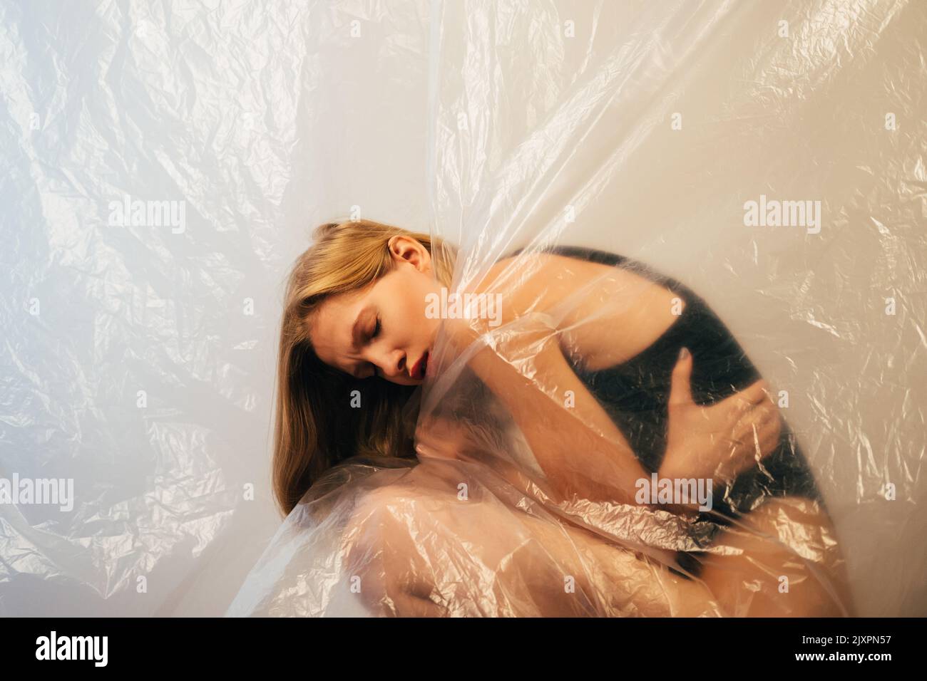 Missbrauch von Frauen Schutz der sozialen Isolation von Frauen Stockfoto