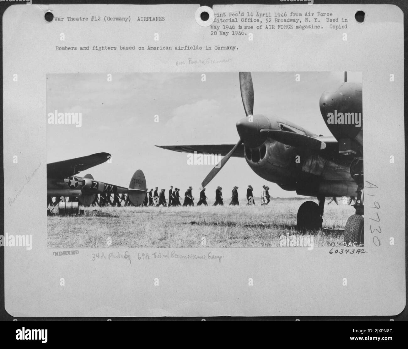 Bomber Und Jagdflugzeuge Auf Amerikanischen Flugplätzen In Deutschland. [34. Bildq. 69. Tact. Aufklärungs-Gp. Furth, Deutschland] Stockfoto