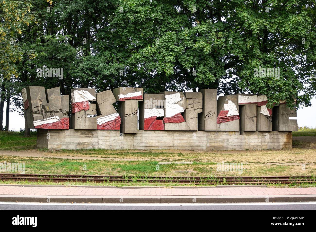 Westerplatte Schild an der Gedenkstätte zum Beginn des Zweiten Weltkriegs in der Nähe von Danzig Stockfoto