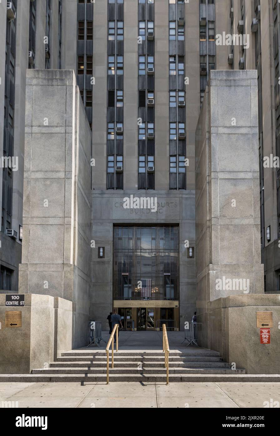 100 Center Street, Criminal Courts Building aka „The Tombs“ in Lower Manhattan in New York am Montag, den 29. August 2022. (© Richard B. Levine) Stockfoto