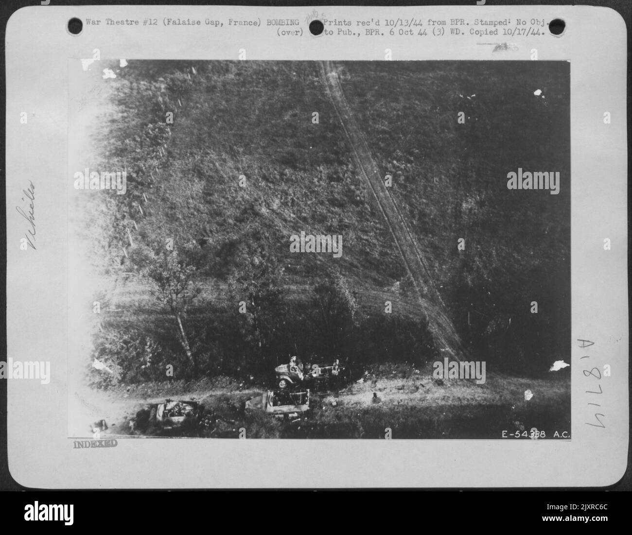 FRANKREICH-Kampfaktivitäten im Kampf um Falaise Gap am 20. August 44, als Argentan von den Briten, Falaise von den Kanadiern und Trun von den Polen eingenommen wurde. Bild zeigt Zerstörung durch Luftunterstützung der 2D und 9. Tactical Air Forces und Stockfoto