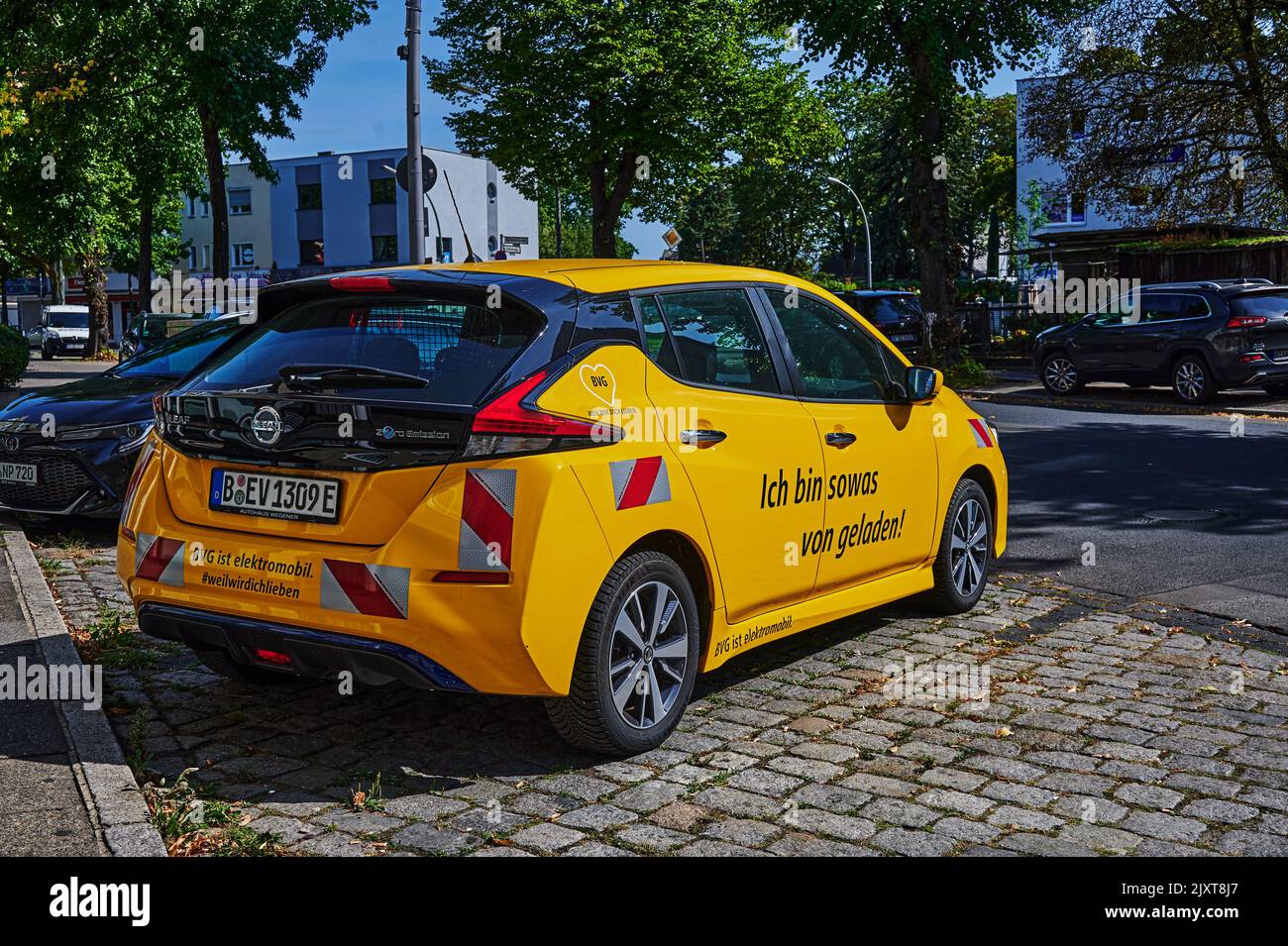 Berlin, Deutschland - 4. September 2022: Elektrisch angetriebenes Servicefahrzeug der Berliner Verkehrsgesellschaft (BVG). Stockfoto