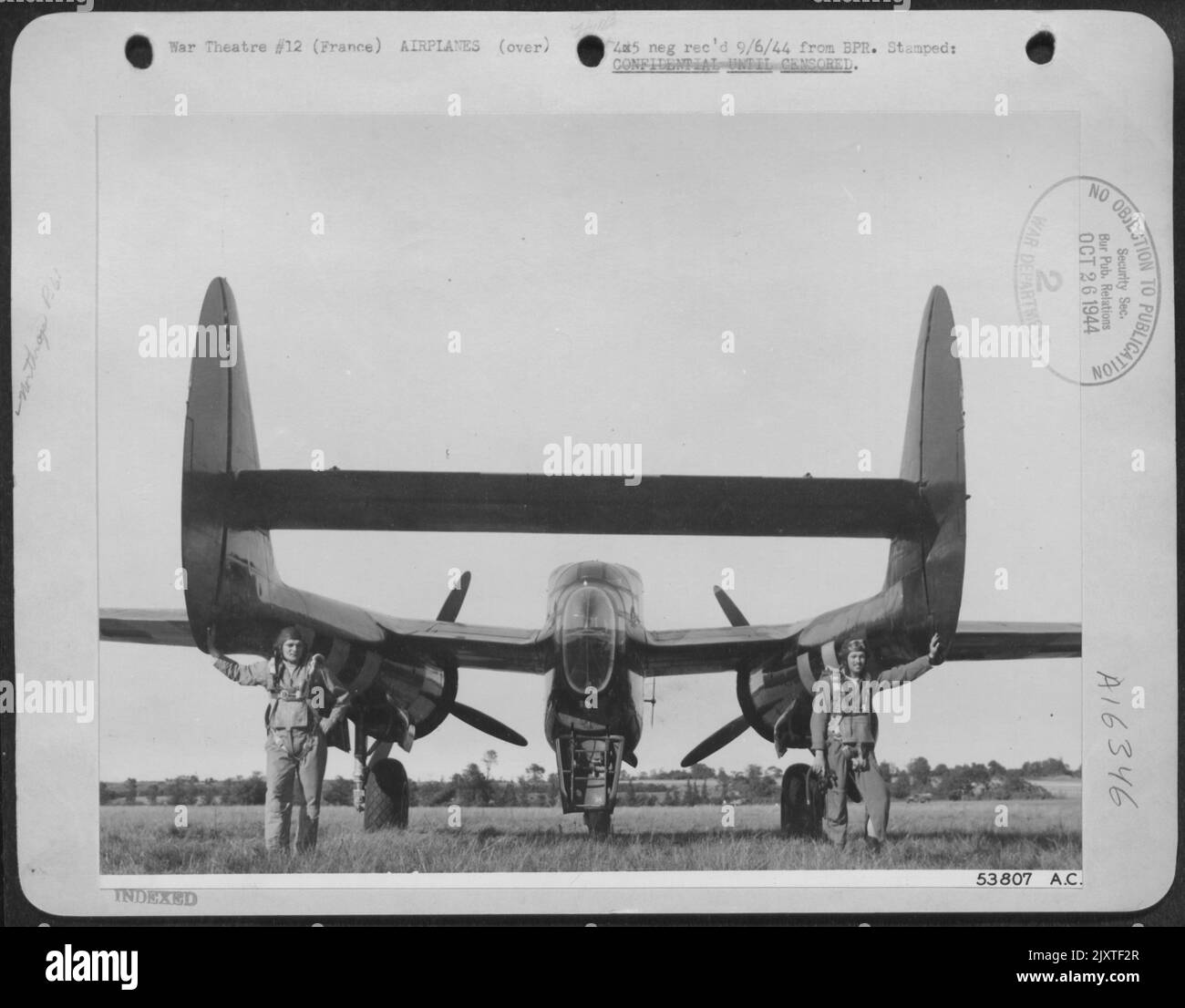 Eine Rückansicht der 9. Northrup P-61 Black Widow, Nachtjäger. Aufgenommen auf einem Luftwaffenstützpunkt von 9. AF irgendwo in Frankreich. Stockfoto