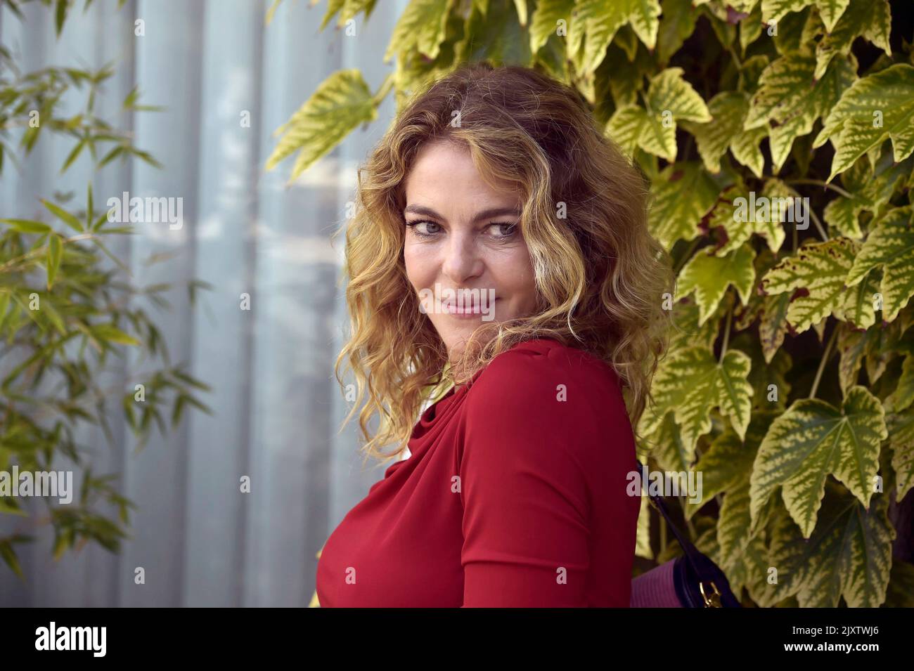 Venedig, Italien. 07. September 2022. VENEDIG, ITALIEN - 07. SEPTEMBER: Claudia Gerini kommt im Hotel Excelsior während der Internationalen Filmfestspiele Venedig 79. am 07. September 2022 in Venedig, Italien an. Kredit: dpa/Alamy Live Nachrichten Stockfoto