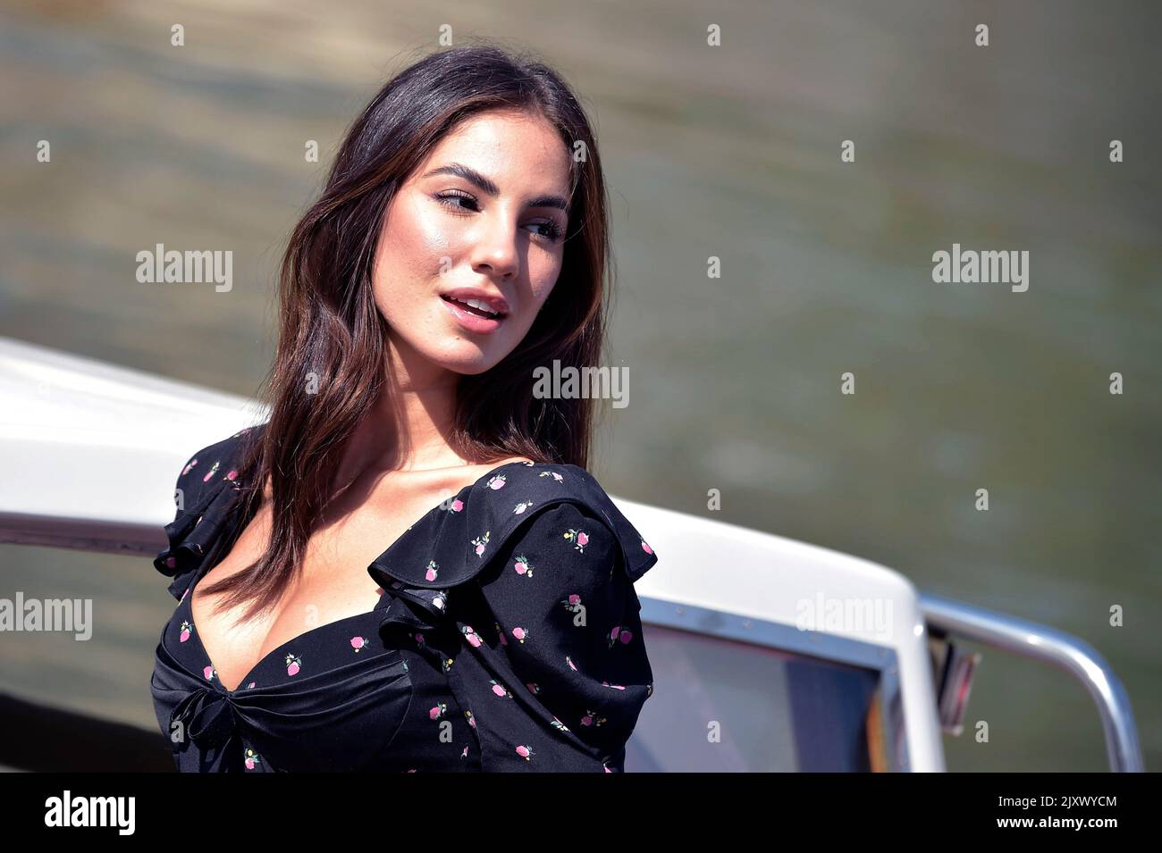 Venedig, Italien. 07. September 2022. VENEDIG, ITALIEN - 07. SEPTEMBER: Giulia De Lellis kommt während der Internationalen Filmfestspiele Venedig 79. am 07. September 2022 in Venedig, Italien, im Hotel Excelsior an. Kredit: dpa/Alamy Live Nachrichten Stockfoto