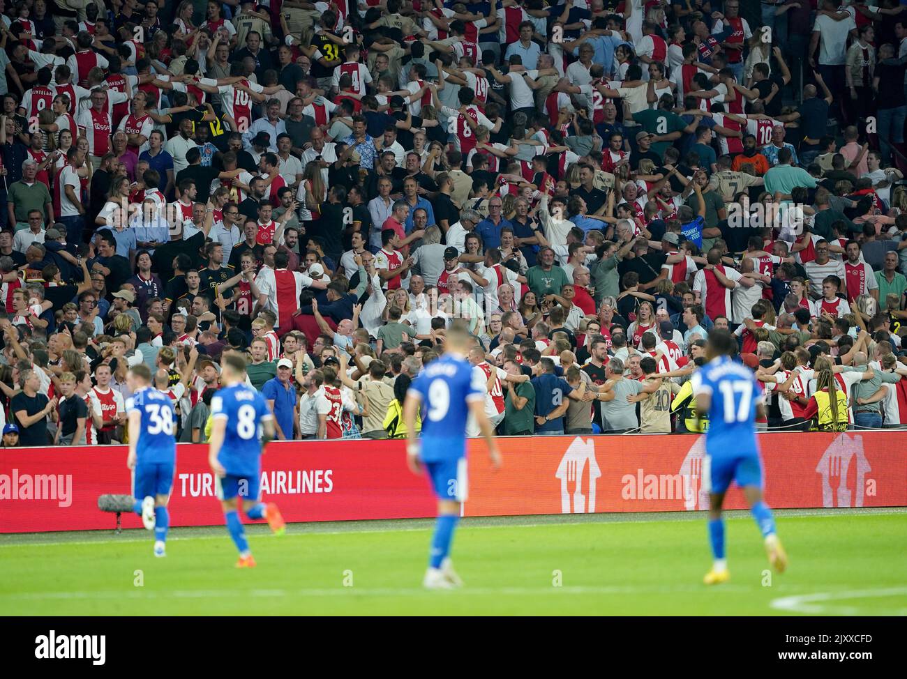 Ajax-Fans auf den Tribünen während des Spiels der UEFA Champions League Group F in der Johan Cruyff Arena in Amsterdam, Niederlande. Bilddatum: Mittwoch, 7. September 2022. Stockfoto