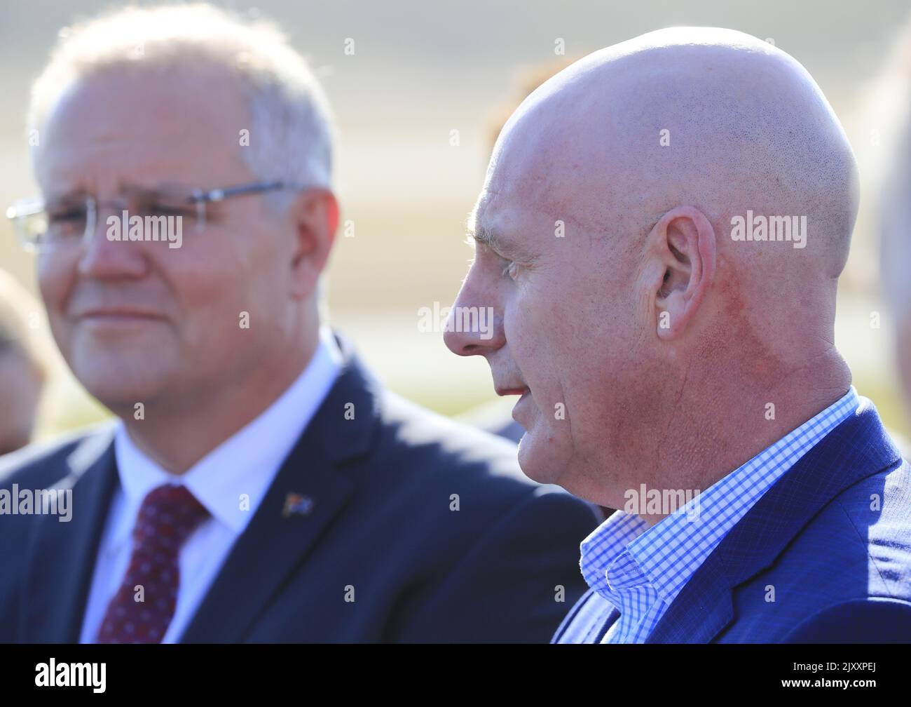 Der tasmanische Schatzmeister Peter Gutwein (rechts) und der australische Premierminister Scott Morrison werden während einer Pressekonferenz nach der Unterzeichnung des Hobart City Deals am Sonntag, dem 24. Februar 2019, auf dem Hobart Airport in Tasmanien gesehen. Das lang erwartete City Deal von Hobart wird als 10-jähriges, $1,43 Milliarden-Engagement für Tourismus, Wissenschaft, Verkehrslösungen und bezahlbaren Wohnraum bekannt werden. (AAP-Bild/Rob Blakers) Stockfoto