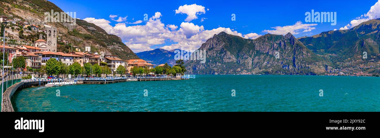 Romantischer schöner See Iseo, Luftaufnahme von Riva di Solto - idyllisches Dorf umgeben von Bergen. Italien , Provinz Bergamo Stockfoto