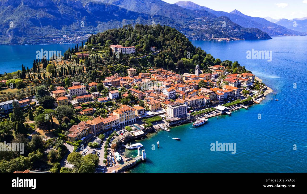 Einer der schönsten Seen Italiens - Lago di Como. Luftaufnahme des schönen Dorfes Bellagio, beliebte Touristenattraktion Stockfoto