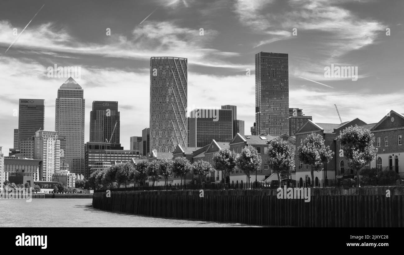 Stadtbild von London entlang der Themse Stockfoto