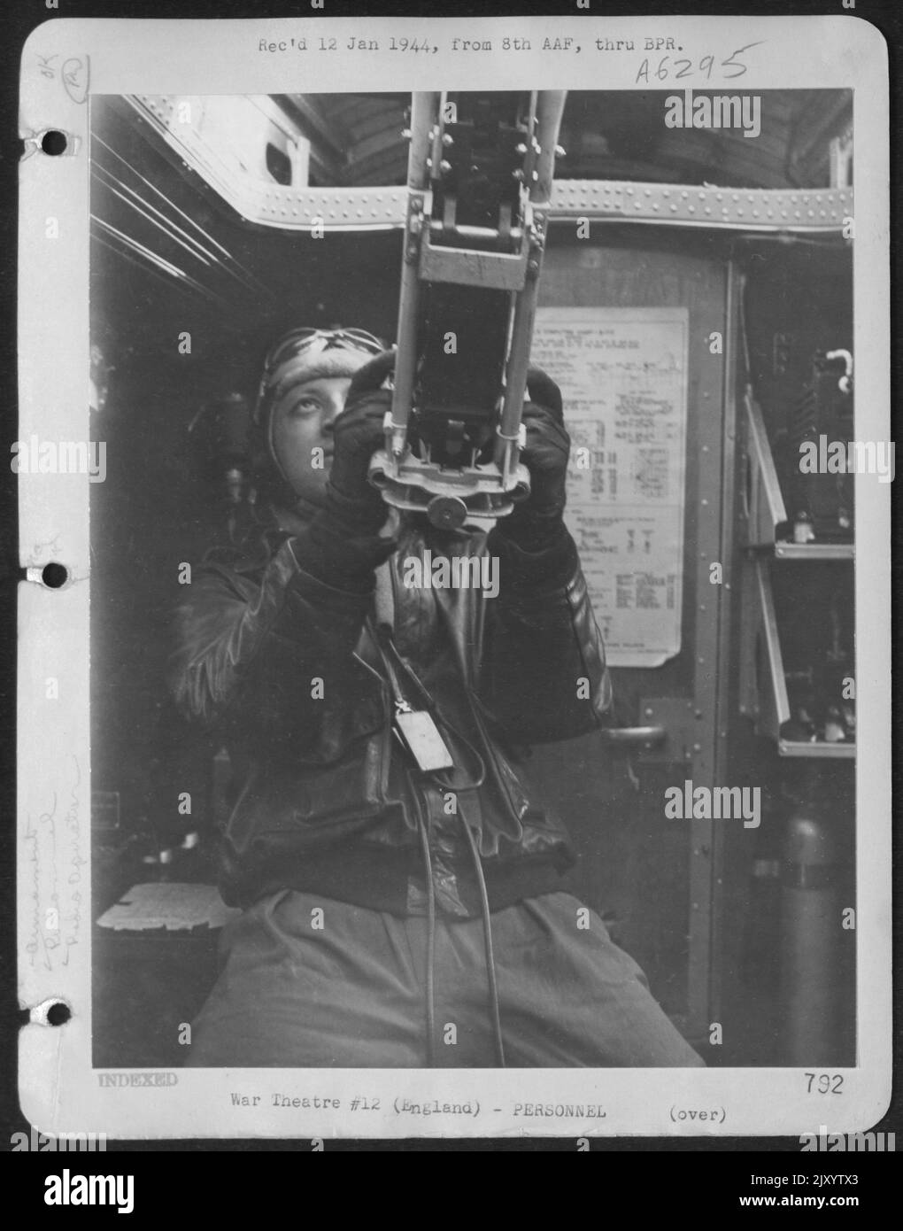 St. Charles J. Eilchiondo, Medford Mass., Funker der B-17 Invader II Manning A Gun. Stockfoto