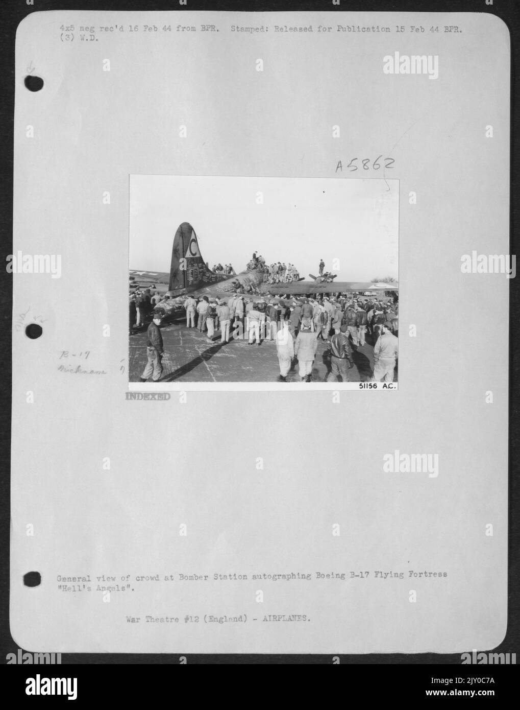 Allgemeine Ansicht der Menge an der Bomber Station, die die Boeing B-17 signiert und von der 'Hell's Angels' geflogen hat. Stockfoto Allgemeine Ansicht der Menge an der Bomber Station, die die Boeing B-17 signiert und von der 'Hell's Angels' geflogen hat. Stockfoto