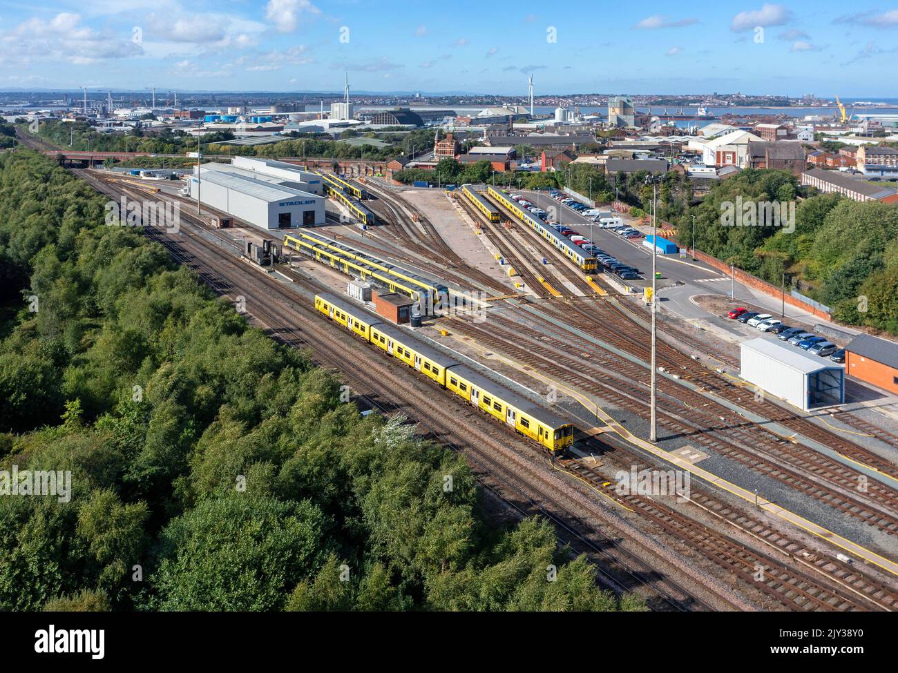 Stadlers Neue Klasse 777 Aufstellung im Stadlers Merseyrail Depot im Kirkdale Train Depot. 5.. September 2022. Stockfoto