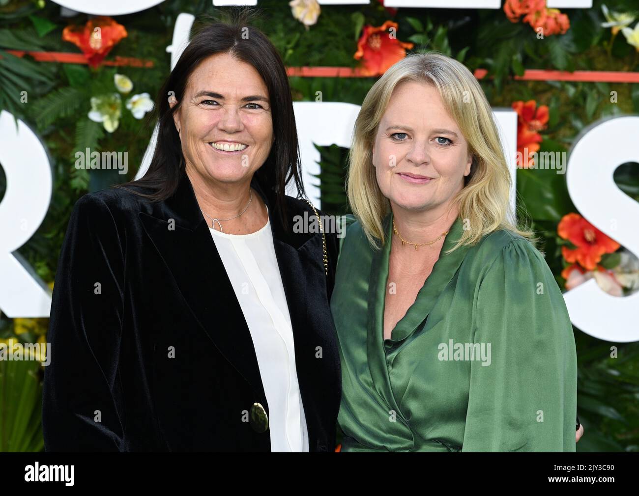 London, Großbritannien. 7.. September 2022. London, Großbritannien. Deborah Balderstone und Sarah Harvey bei der Weltpremiere von Ticket to Paradise, Leicester Square, London. Quelle: Doug Peters/EMPICS/Alamy Live News Stockfoto