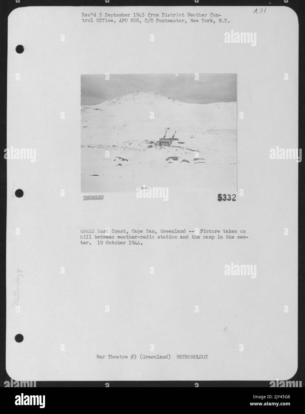Grnld Ostküste, Cape Dan, Grönland -- Aufnahme Auf Dem Hügel Zwischen Der Wetterfunkstation Und Dem Camp Im Zentrum. 19. Oktober 1944. Stockfoto
