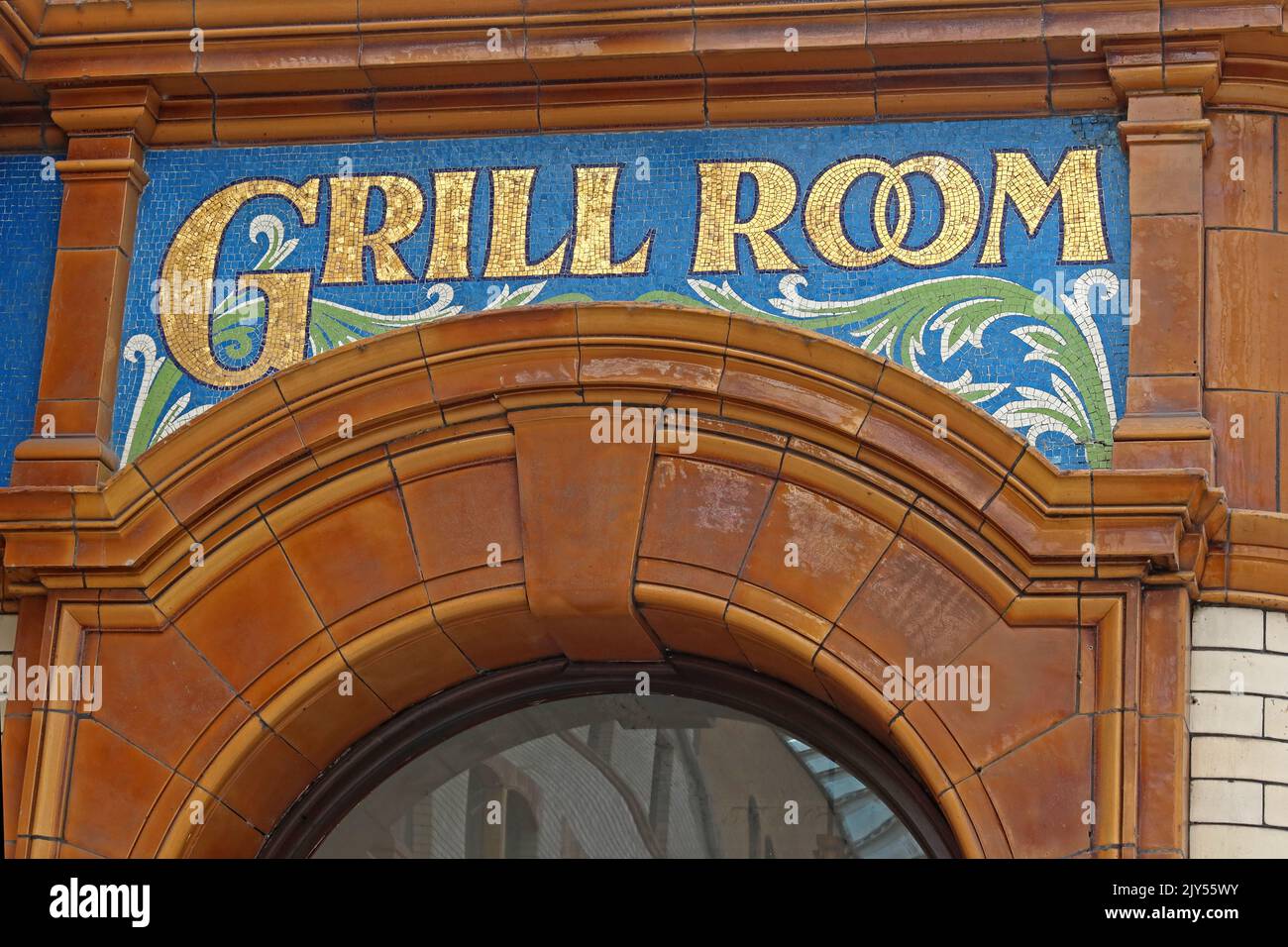 Victoria Station Manchester, Restaurant Mosaik Schriftzug, Buchladen mit Mosaik Dekoration, Grill Room Stockfoto
