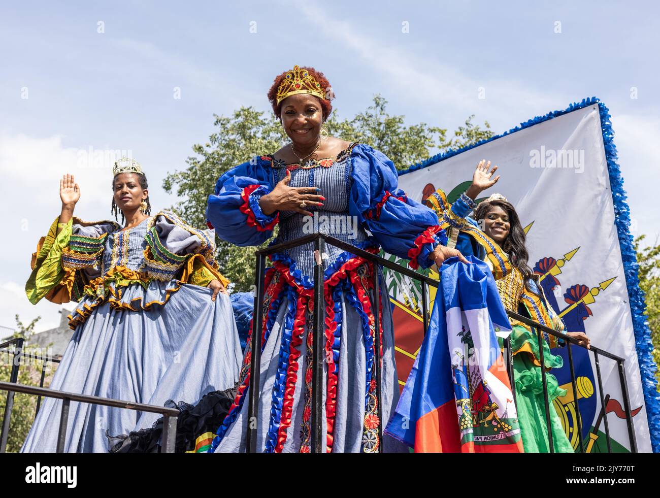 BROOKLYN, NY – 5. September 2022: Nachtschwärmer nehmen an der West Indian Day Parade in New York City Teil. Stockfoto