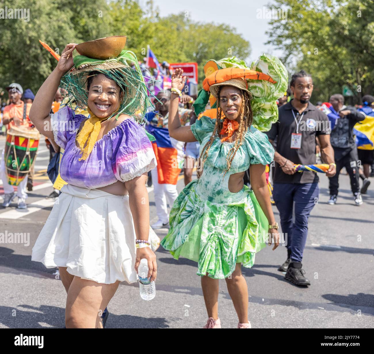 BROOKLYN, NY – 5. September 2022: Nachtschwärmer marschieren in der West Indian Day Parade von New York City. Stockfoto