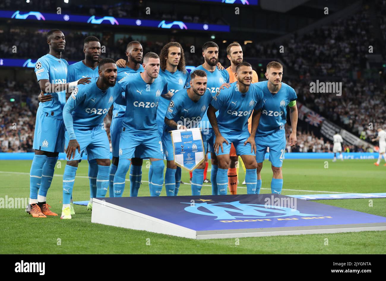 London, Großbritannien. 7. September 2022. Die Spieler von Olympique de Marseille posieren für ein Foto vor dem UEFA Champions League-Spiel der Gruppe D im Tottenham Hotspur Stadium, London. Bildnachweis sollte lauten: Paul Terry/Sportimage Kredit: Sportimage/Alamy Live News Stockfoto