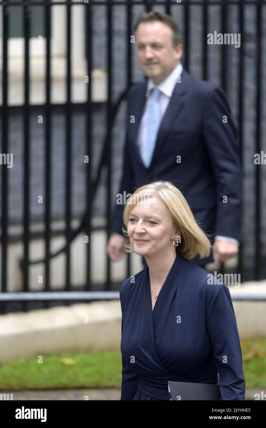 Liz Truss kommt in der Downing Street an, um ihre erste Rede als britische Premierministerin zu halten. 6.. September 2022. Stockfoto