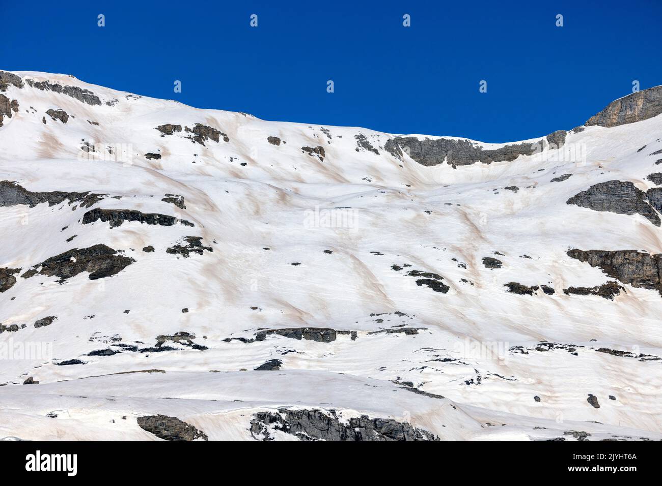 Gemipass, Sahara Staub auf den Schneefeldern des Tzhe Laemmerboden, Schweiz, Wallis, Leukerbad Stockfoto