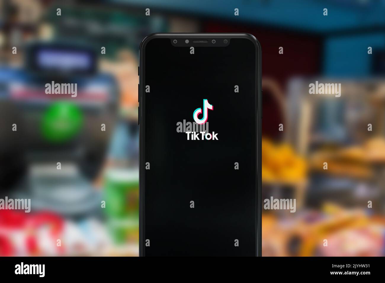 New York, USA - 1. September 2022: TIK Tok App auf dem Telefonbildschirm, illustrative Editorial Stockfoto