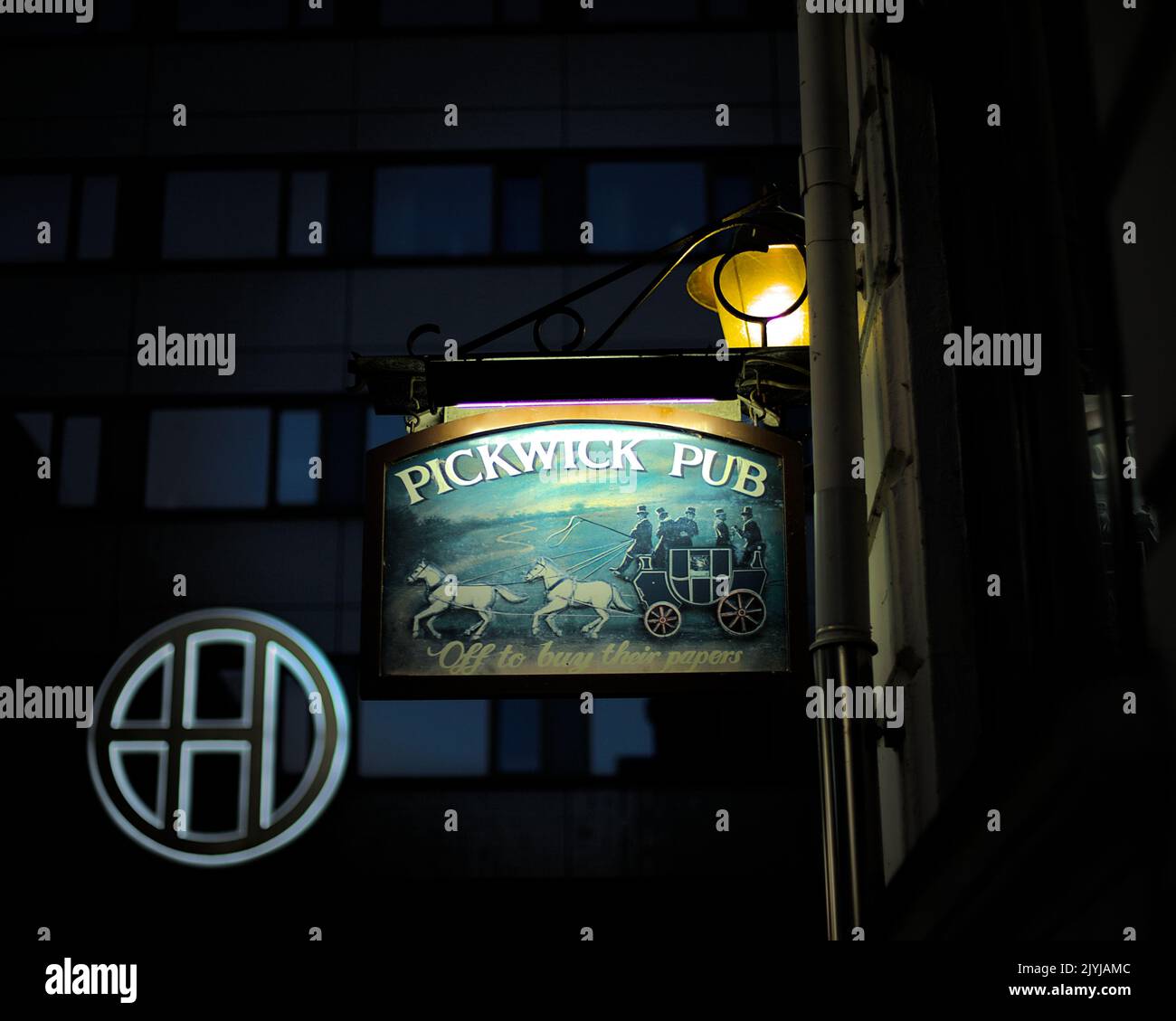 Irish Pub in schweden Nachtzeit Stockfoto