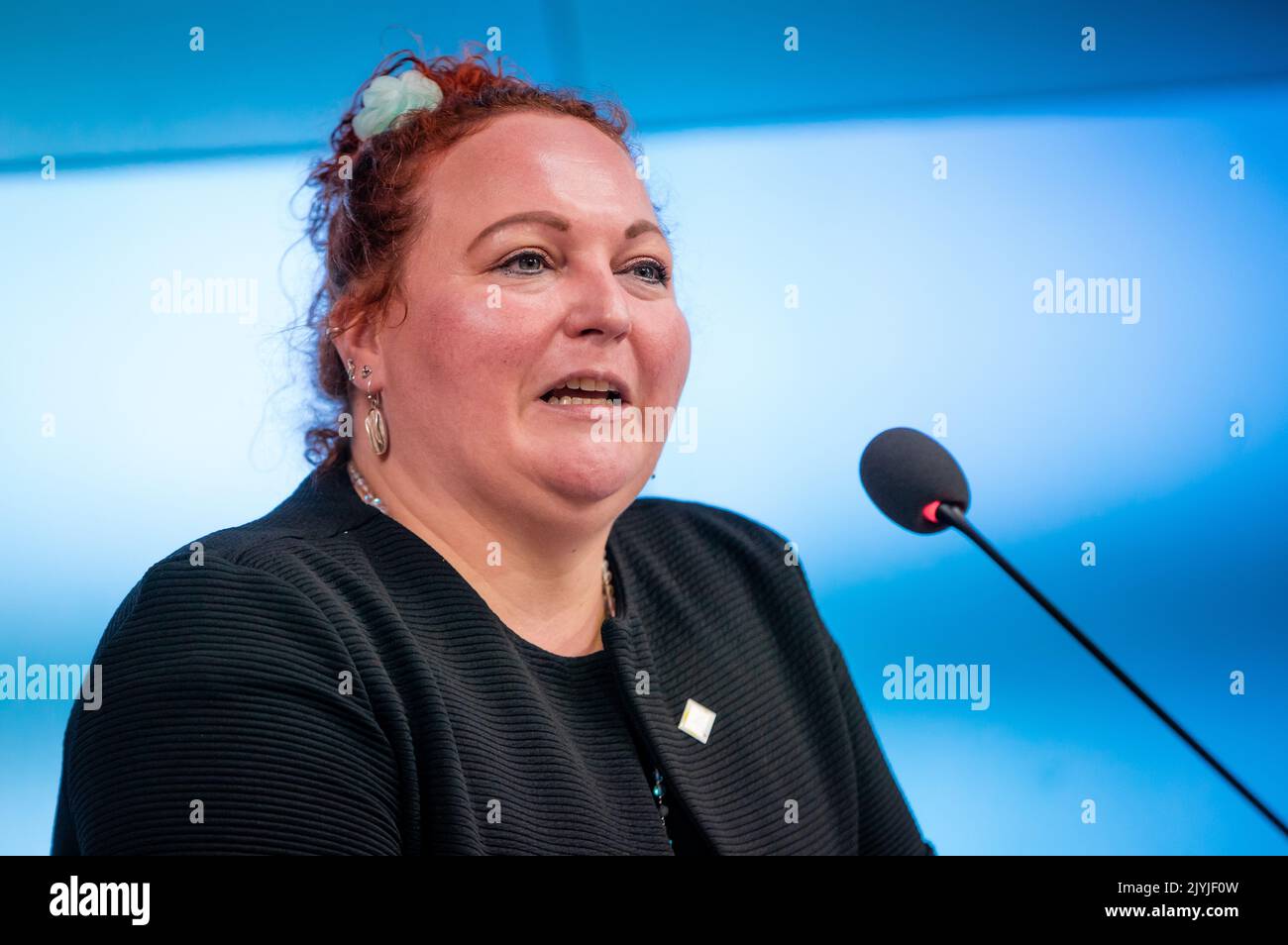 Stuttgart, Deutschland. 08. September 2022. Martina Scherer, zweite stellvertretende Vorsitzende des Philologenverbandes Baden-Württemberg (PHV BW), spricht auf einer Pressekonferenz über den Beginn des Schuljahres in Baden-Württemberg. Quelle: Christoph Schmidt/dpa/Alamy Live News Stockfoto