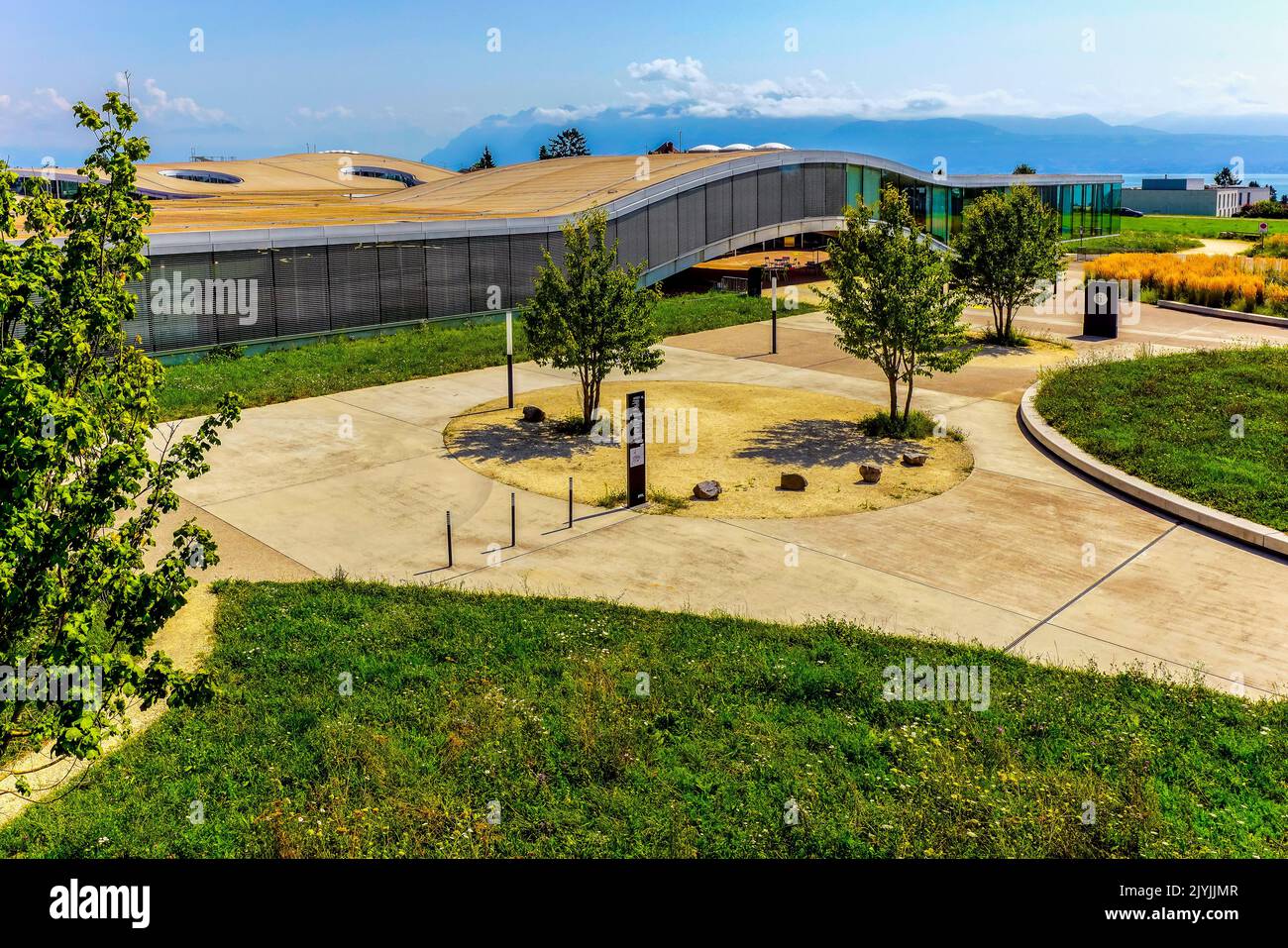 Campus der EPFL Ecole Polytechnique Fédérale de Lausanne, dem Rolex Learning Center, das von der international renommierten japanischen Architekturbüro entworfen wurde Stockfoto